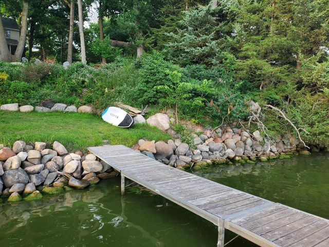 24150 E Cedar Lake Drive, New Prague, MN 56071