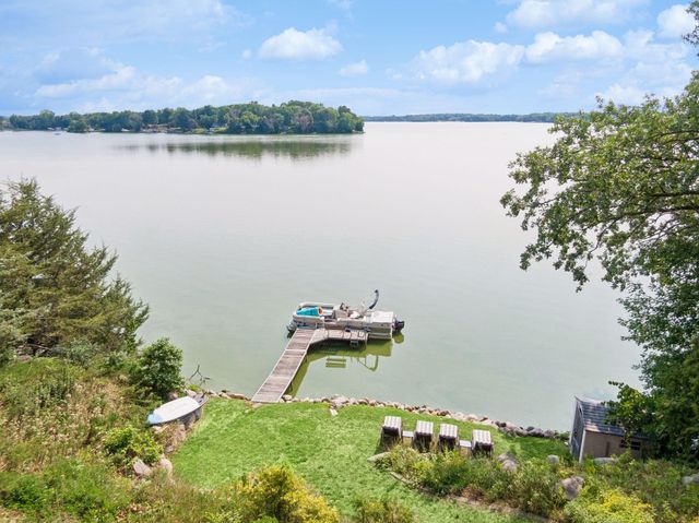 24150 E Cedar Lake Drive, New Prague, MN 56071