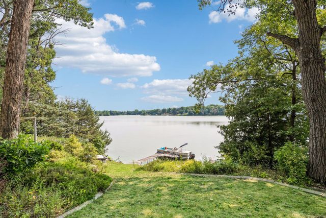 24150 E Cedar Lake Drive, New Prague, MN 56071
