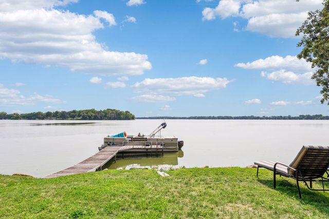 24150 E Cedar Lake Drive, New Prague, MN 56071