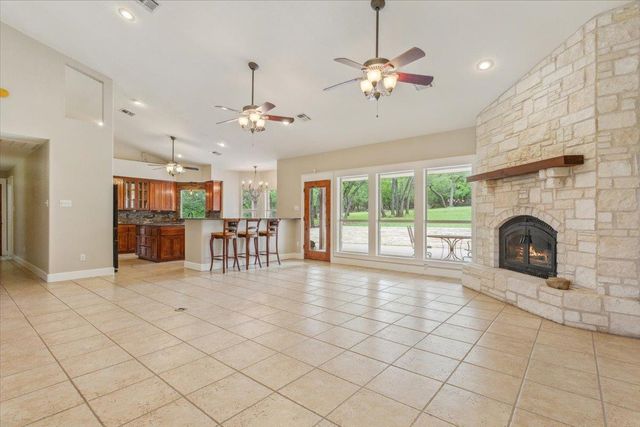 2105 Red Rock DR, Belton, TX 76513