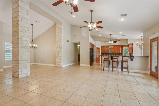 2105 Red Rock DR, Belton, TX 76513