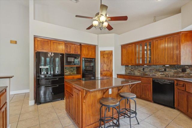 2105 Red Rock DR, Belton, TX 76513