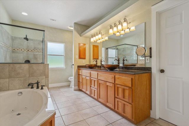 2105 Red Rock DR, Belton, TX 76513