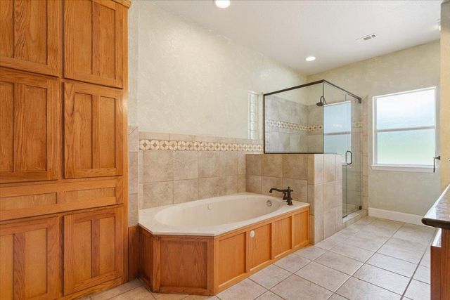 2105 Red Rock DR, Belton, TX 76513