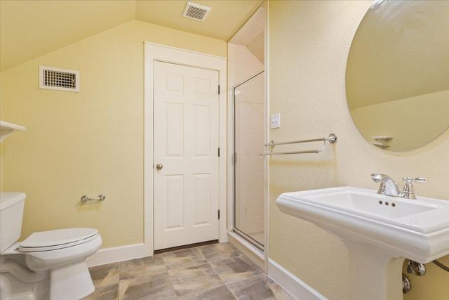 2105 Red Rock DR, Belton, TX 76513