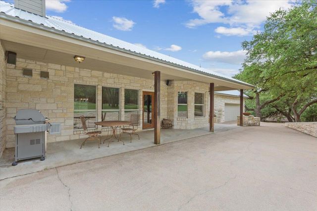 2105 Red Rock DR, Belton, TX 76513
