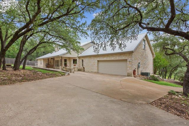 2105 Red Rock DR, Belton, TX 76513