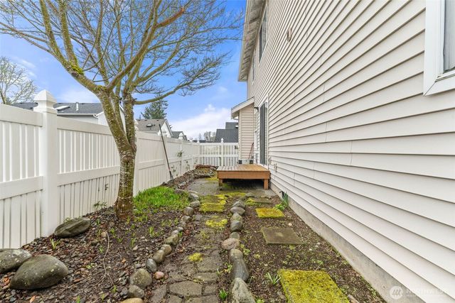 1441 Rooklidge St, Dupont, WA 98327