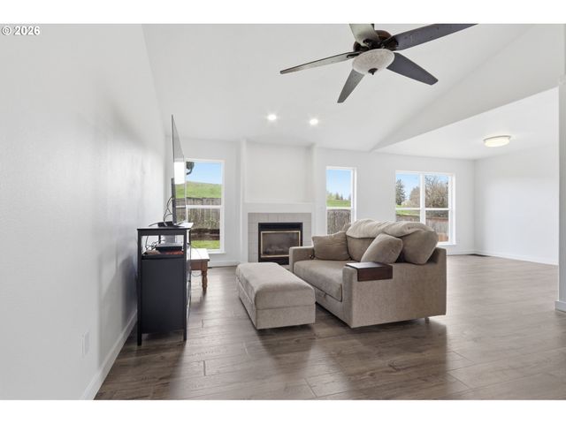 5535 Nw JACKSON St, Camas, WA 98607