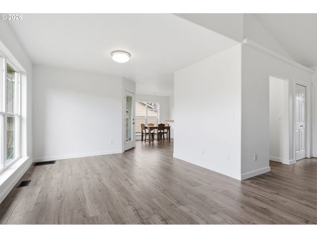 5535 Nw JACKSON St, Camas, WA 98607