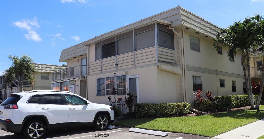 716 Saxony O 716, Delray Beach, FL 33446