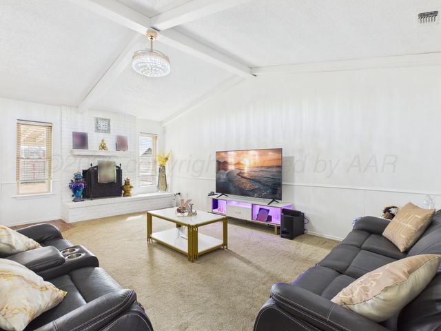 1309 MILLS Avenue, Dumas, TX 79029