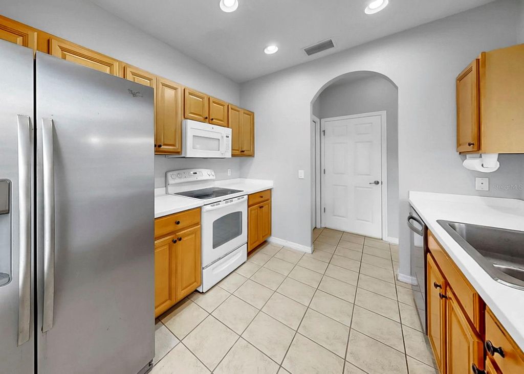 Image 11 of property listing at 208 CAPE HARBOUR LOOP 102, Bradenton, FL 34212