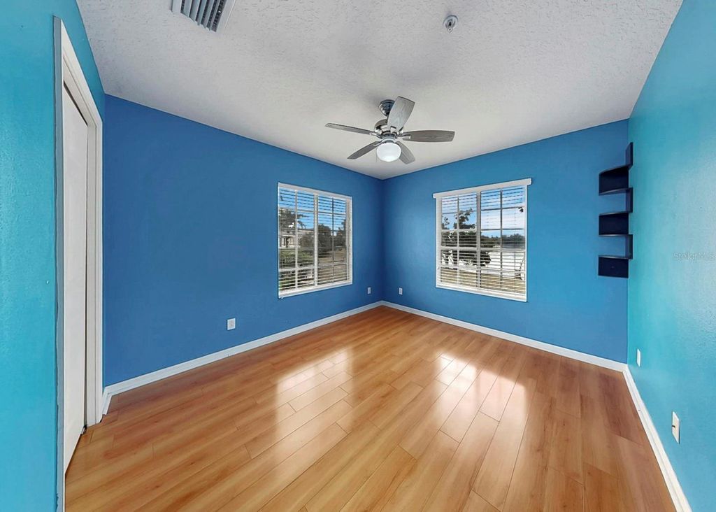 Image 18 of property listing at 208 CAPE HARBOUR LOOP 102, Bradenton, FL 34212