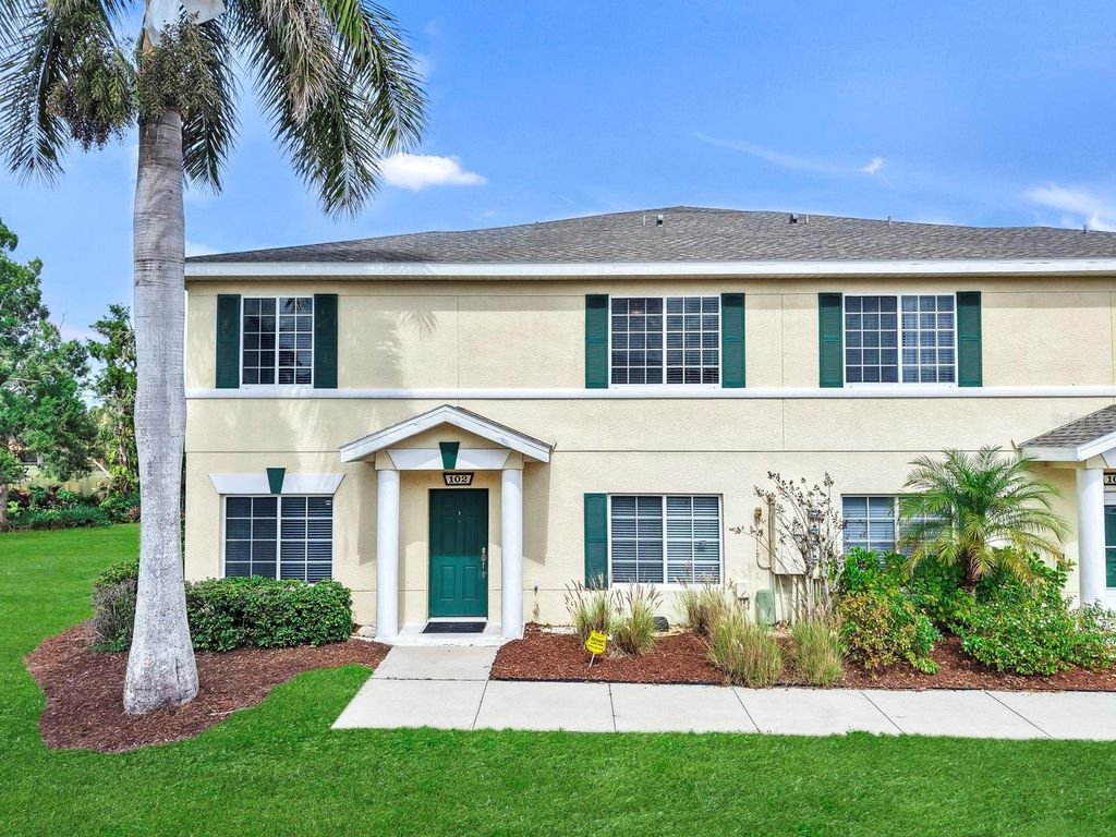 Image 34 of property listing at 208 CAPE HARBOUR LOOP 102, Bradenton, FL 34212
