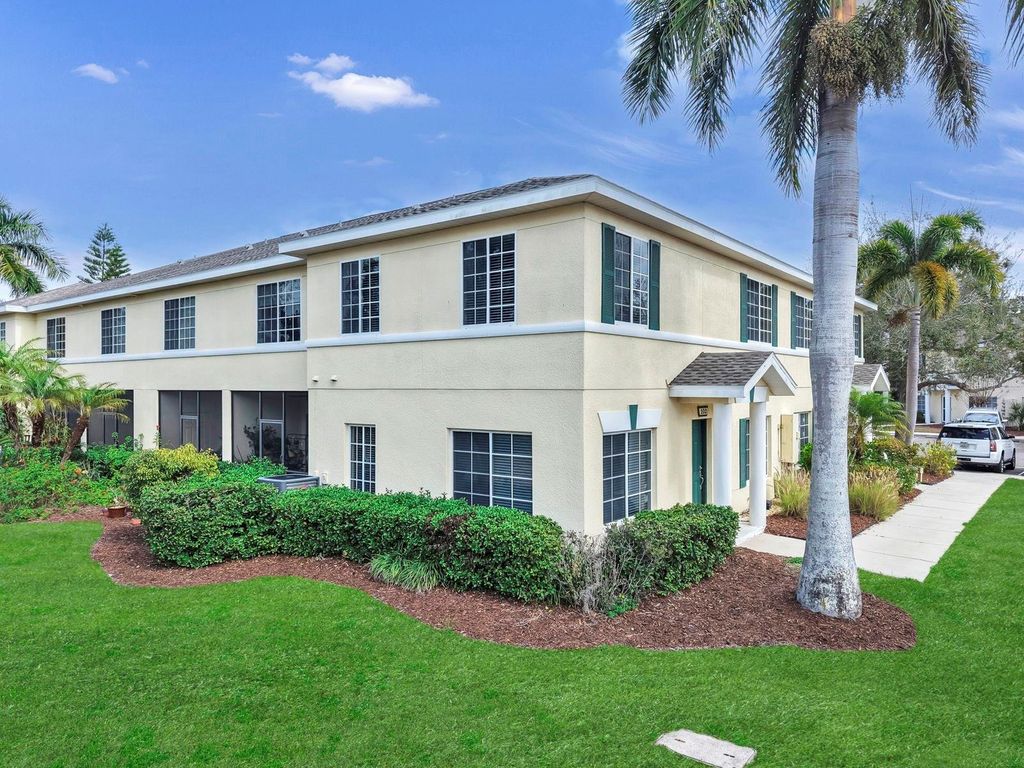 Image 35 of property listing at 208 CAPE HARBOUR LOOP 102, Bradenton, FL 34212