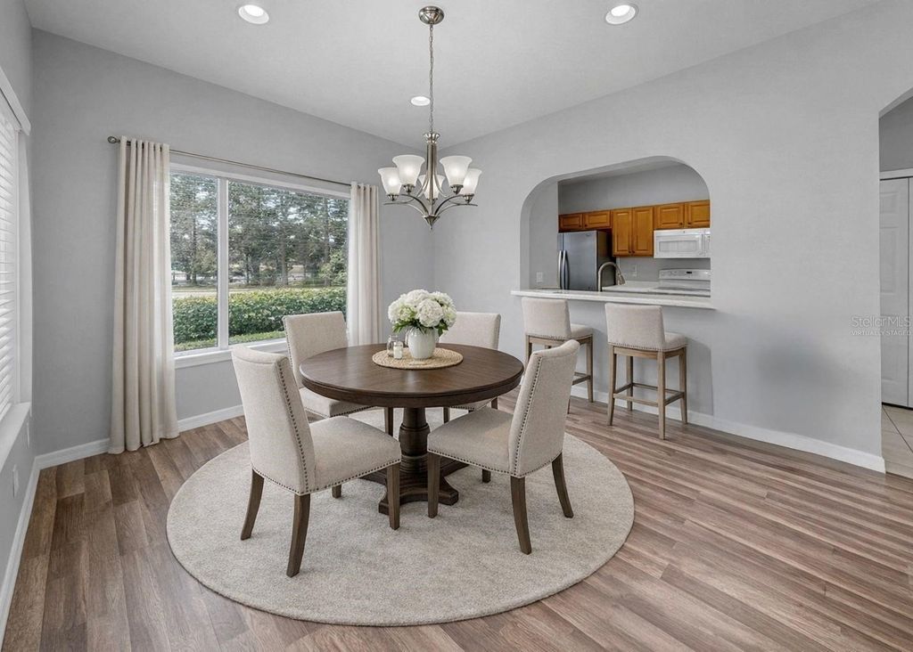 Image 8 of property listing at 208 CAPE HARBOUR LOOP 102, Bradenton, FL 34212