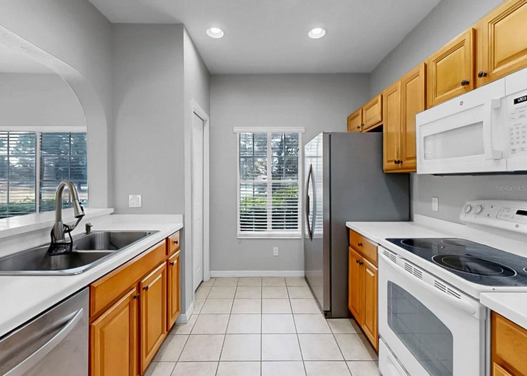 Image 9 of property listing at 208 CAPE HARBOUR LOOP 102, Bradenton, FL 34212