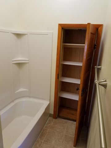 2121 Walnut Street, Cedar Falls, IA 50613