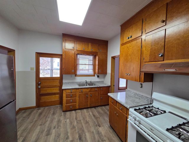 2121 Walnut Street, Cedar Falls, IA 50613