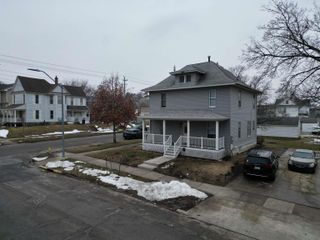 2121 Walnut Street, Cedar Falls, IA 50613