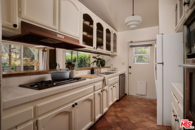 2649 Saxon Drive, Los Angeles, CA 90065