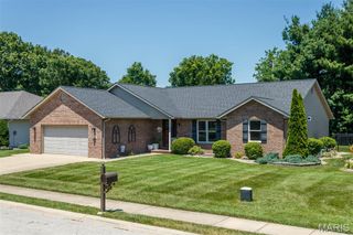 105 N Porte Drive, Highland, IL 62249