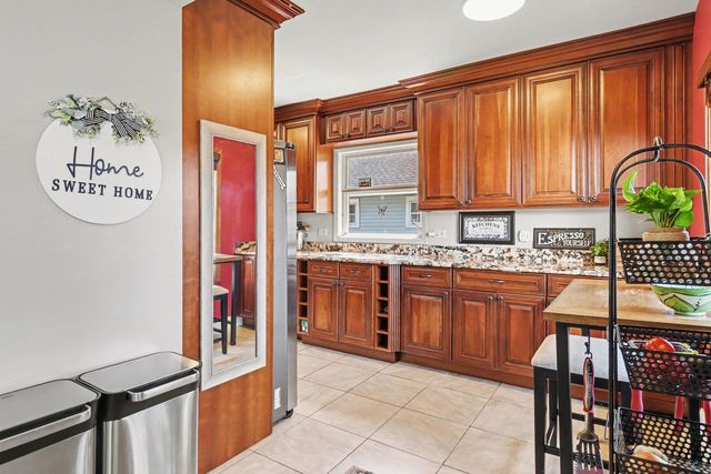 150 S Pick Avenue, Elmhurst, IL 60126