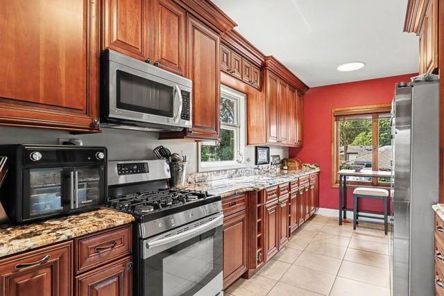 150 S Pick Avenue, Elmhurst, IL 60126