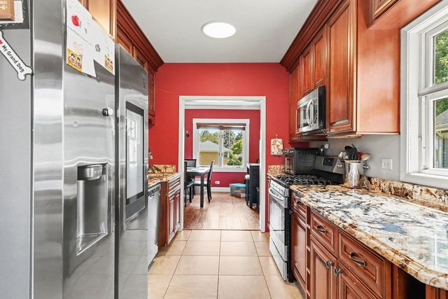 150 S Pick Avenue, Elmhurst, IL 60126