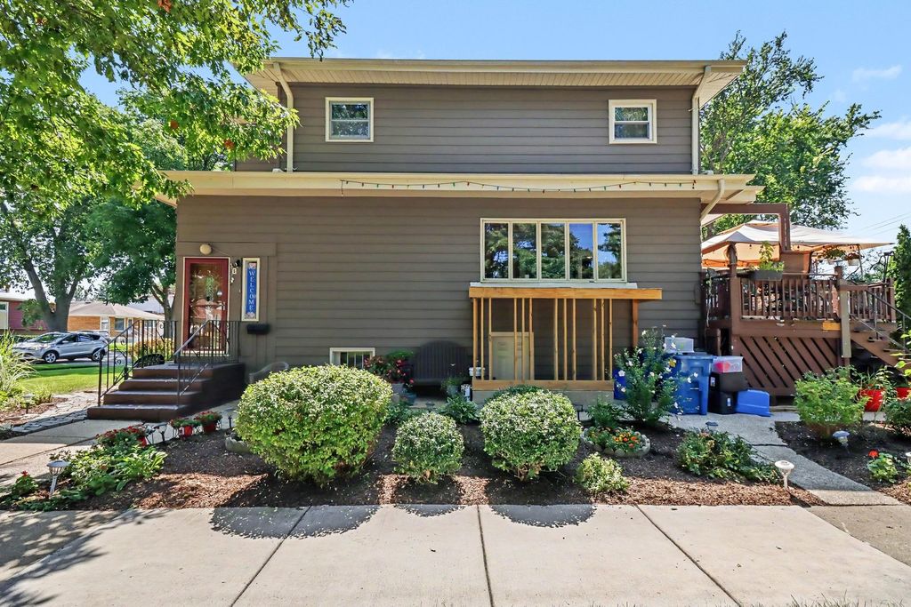 150 S Pick Avenue, Elmhurst, IL 60126