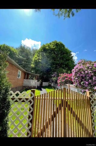 68 Oxford Circle, Neversink, NY 12759