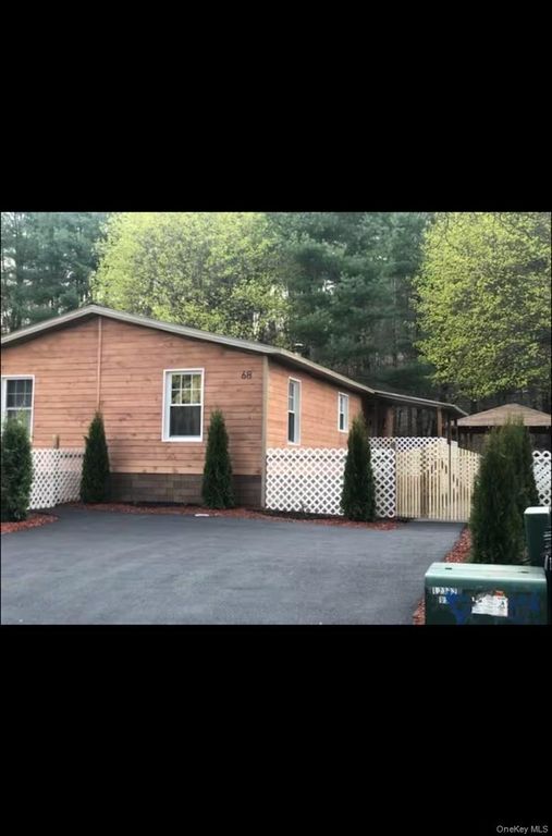 68 Oxford Circle, Neversink, NY 12759