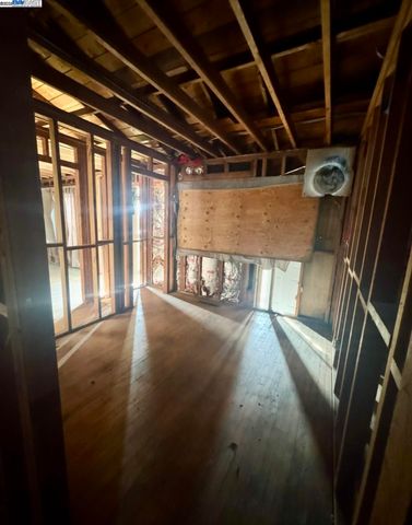 2147 Murphy Dr, San Pablo, CA 94806