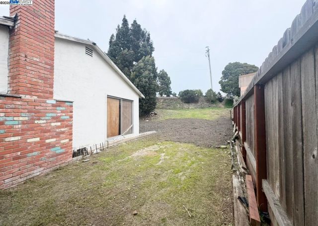 2147 Murphy Dr, San Pablo, CA 94806