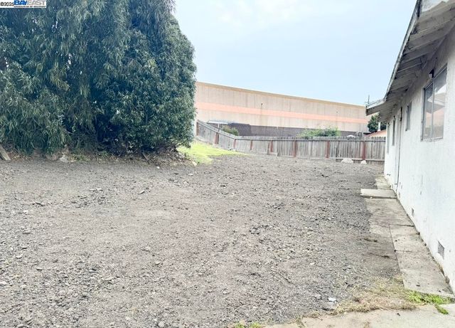 2147 Murphy Dr, San Pablo, CA 94806