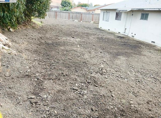 2147 Murphy Dr, San Pablo, CA 94806