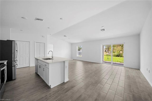 2815 24th ST W, Lehigh Acres, FL 33971