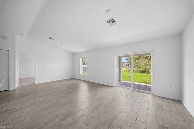 2815 24th ST W, Lehigh Acres, FL 33971