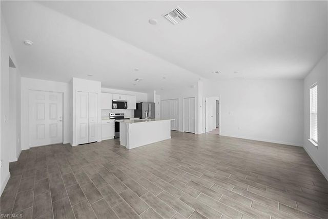 2815 24th ST W, Lehigh Acres, FL 33971