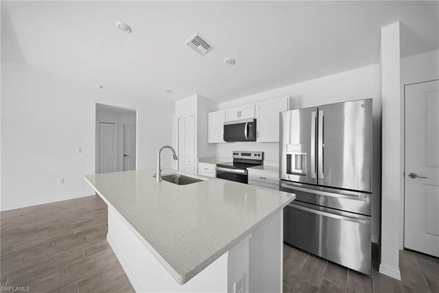 2815 24th ST W, Lehigh Acres, FL 33971