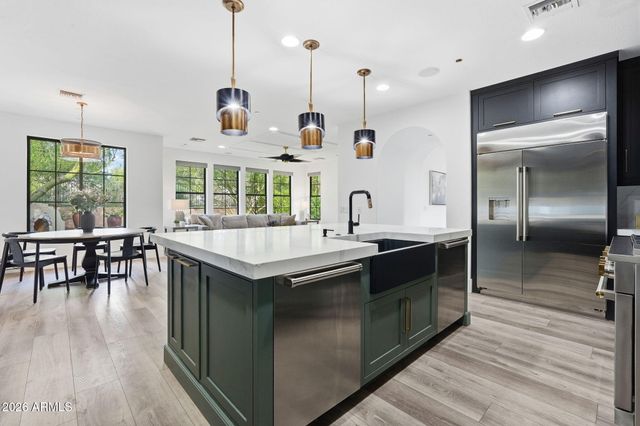 9832 E EDGESTONE Drive, Scottsdale, AZ 85255