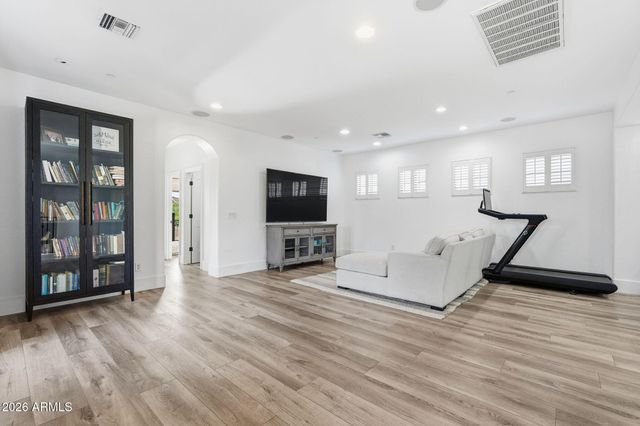 9832 E EDGESTONE Drive, Scottsdale, AZ 85255