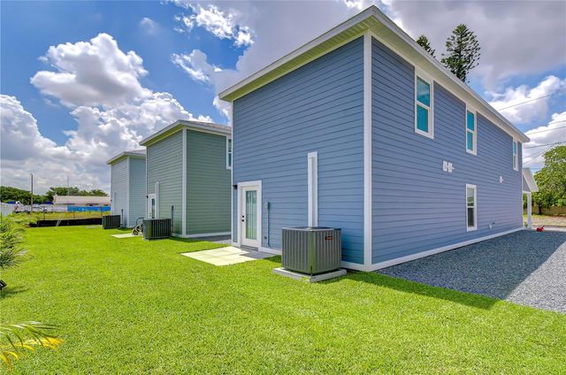 222 8TH AVENUE DRIVE W, Bradenton, FL 34205