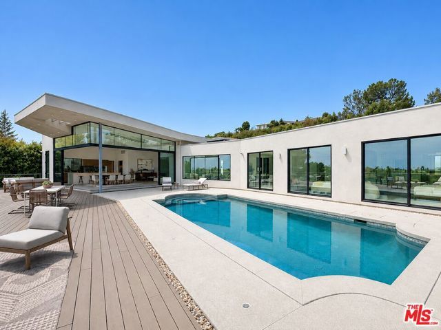 11411 Dona Teresa Drive, Los Angeles, CA 91604