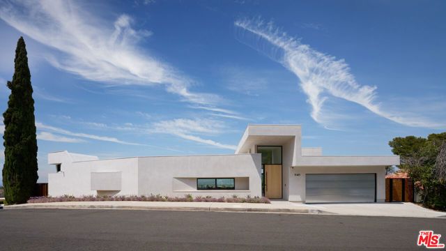 11411 Dona Teresa Drive, Los Angeles, CA 91604