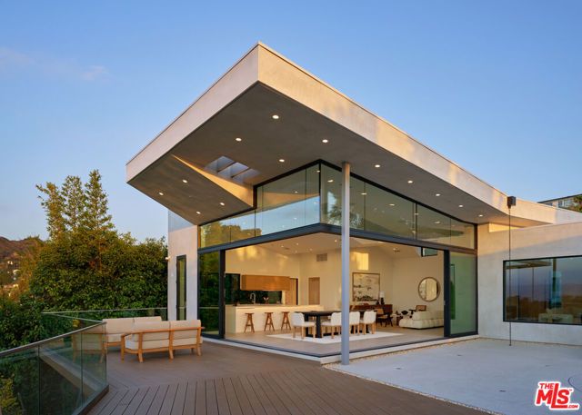 11411 Dona Teresa Drive, Los Angeles, CA 91604