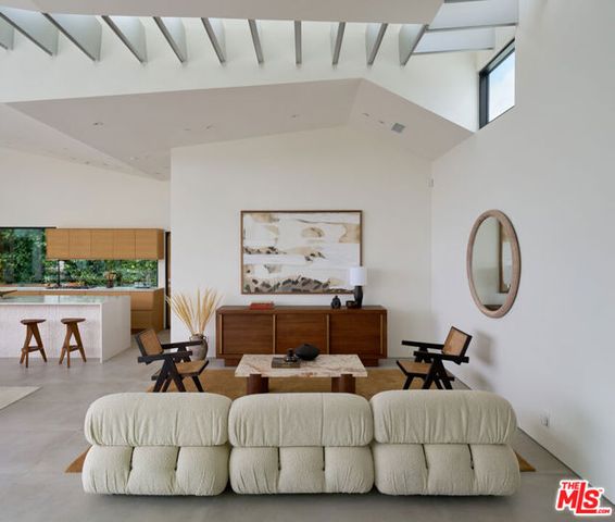 11411 Dona Teresa Drive, Los Angeles, CA 91604