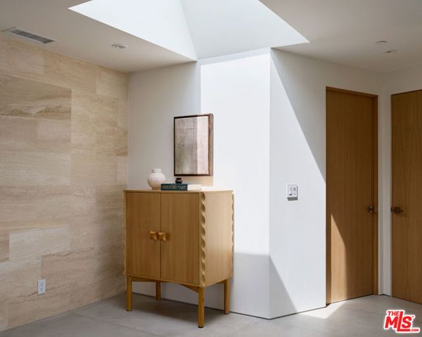 11411 Dona Teresa Drive, Los Angeles, CA 91604